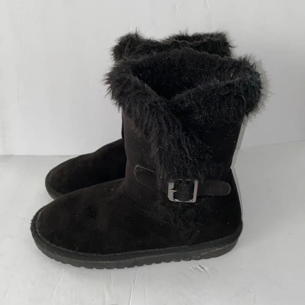 The Children’s Place Black Faux Suede and Fur Lined Boots
